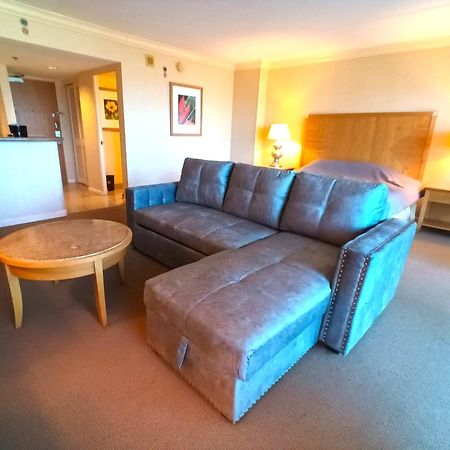 Ilikai Apt 302 - Spacious Studio With Stunning Ocean & Harbor Views Гонолулу Экстерьер фото