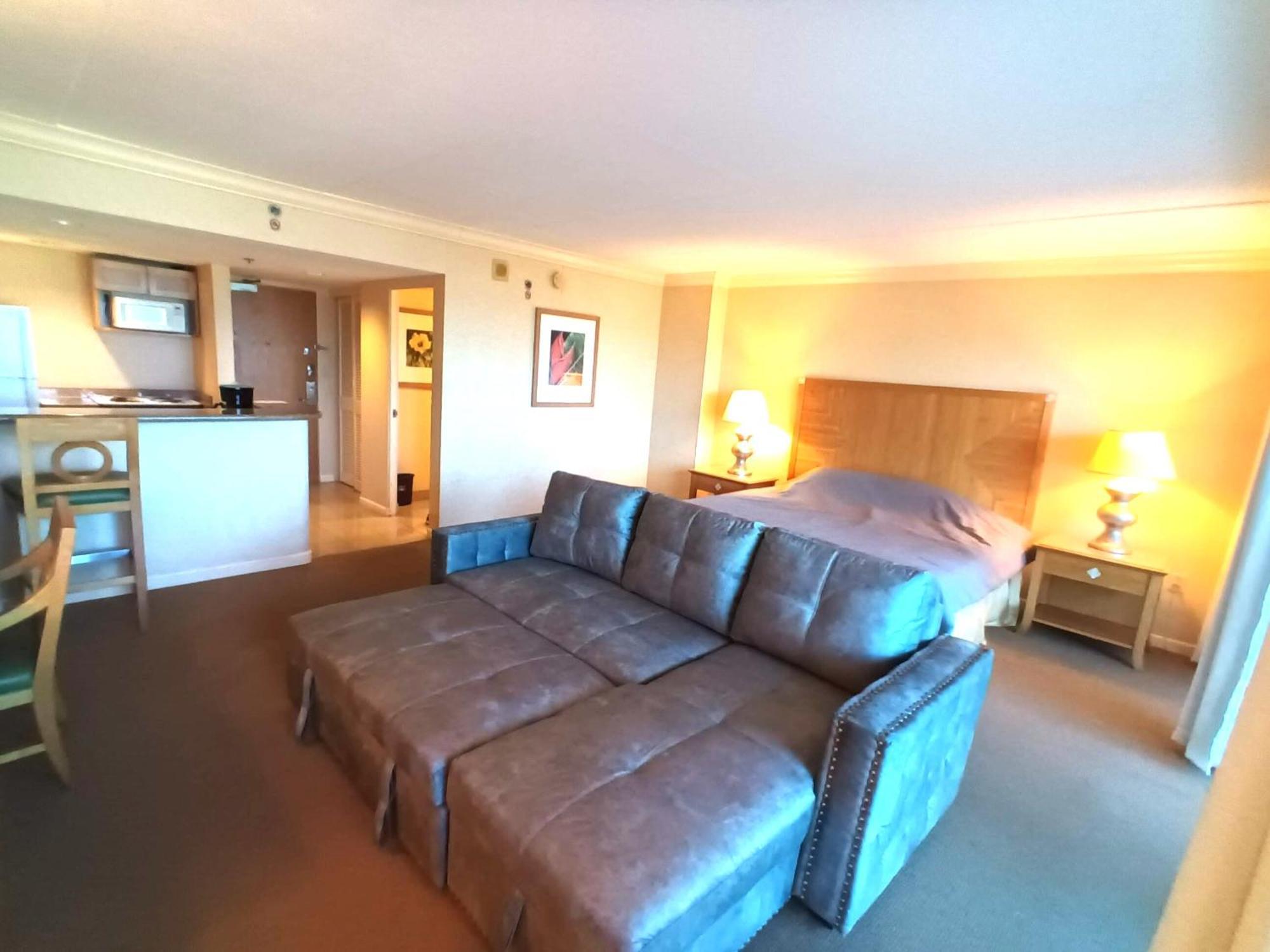 Ilikai Apt 302 - Spacious Studio With Stunning Ocean & Harbor Views Гонолулу Экстерьер фото